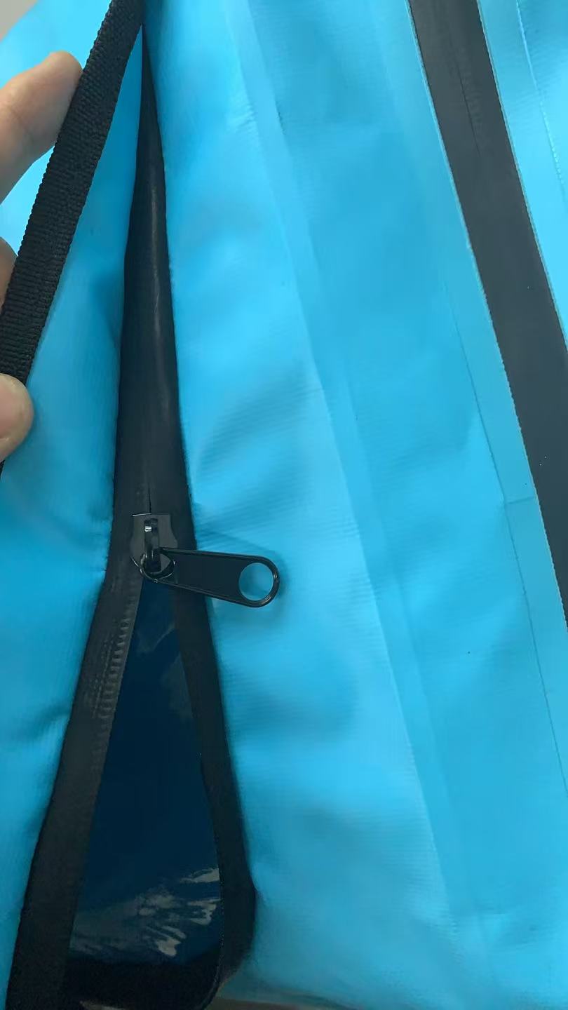 airtight waterproof zipper on welded PVC duffel